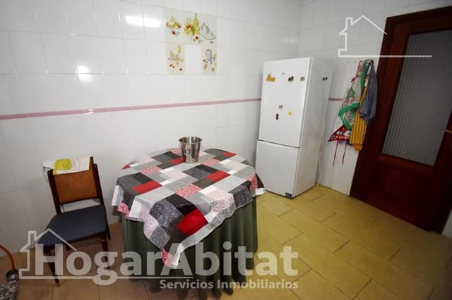 4 chambre Appartement à vendre à Sur, Castelló de la Plana avec garage - 150 000 € (Ref: 9456312)