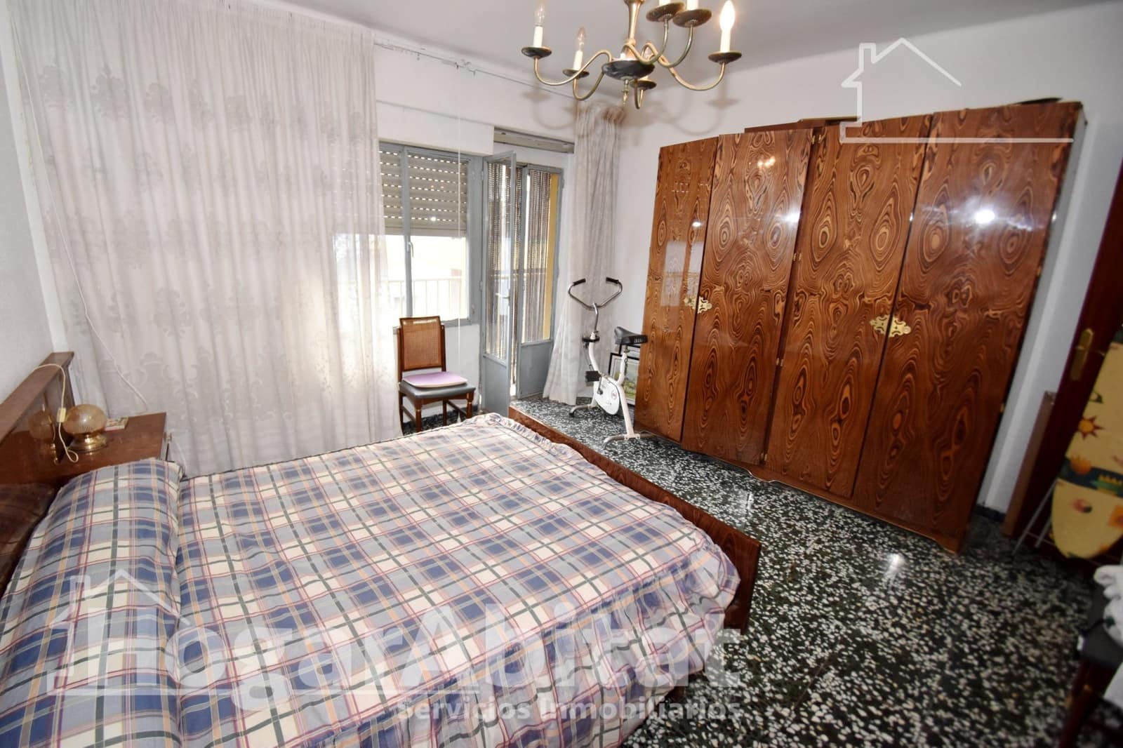 4 bedroom Flat for sale in Castello de la Plana with garage - € 150,000 (Ref: 9456312)