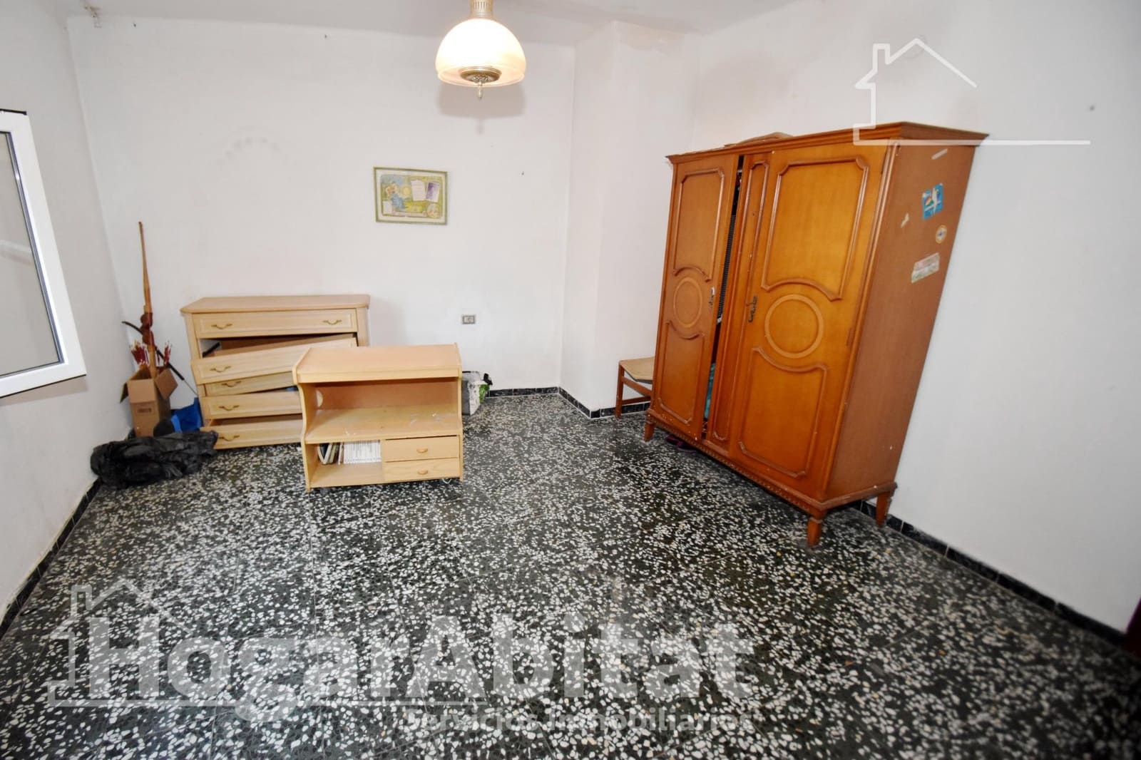 4 bedroom Flat for sale in Castello de la Plana with garage - € 150,000 (Ref: 9456312)