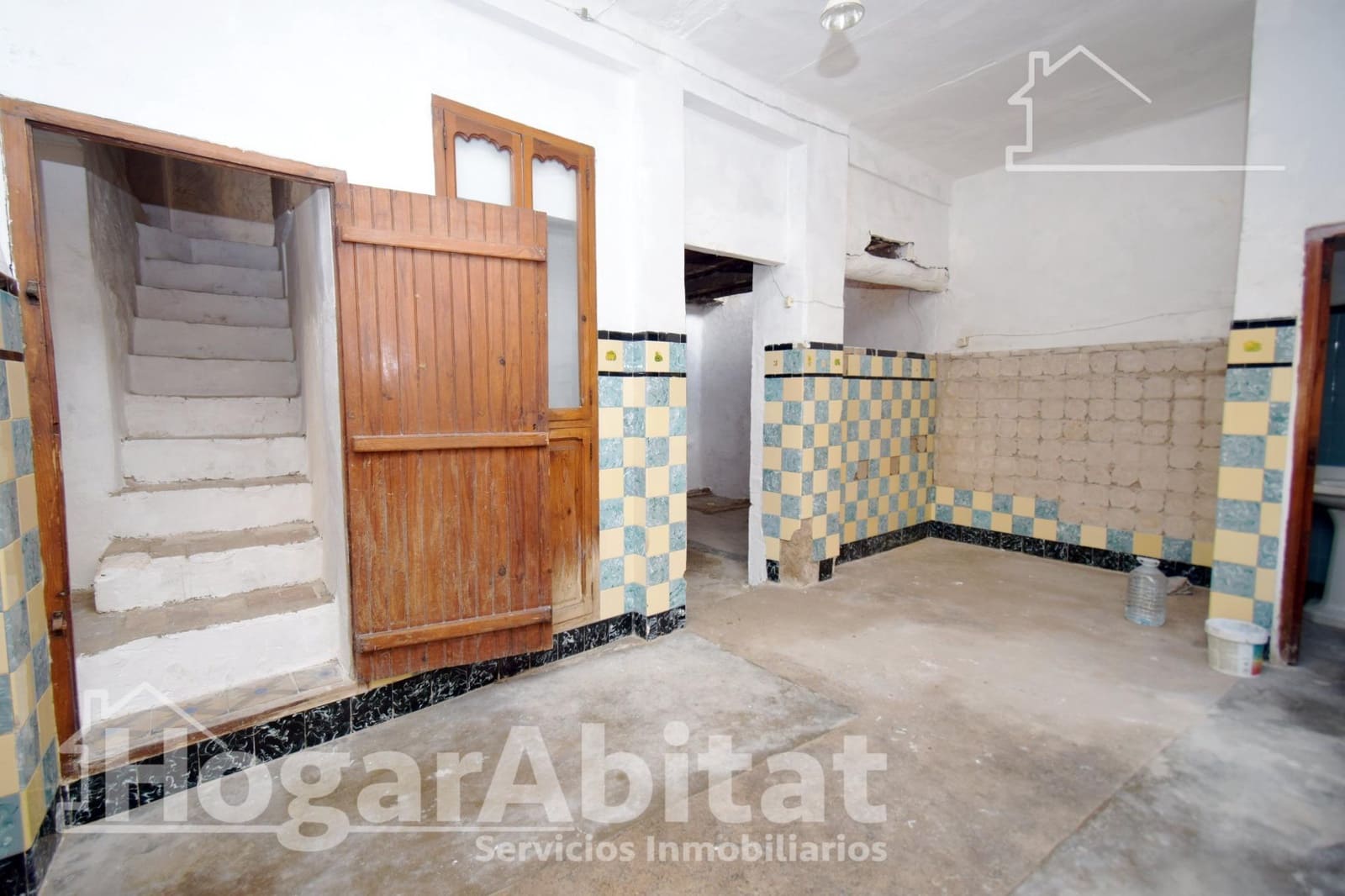 3 bedroom Townhouse for sale in Benaguasil - € 110,000 (Ref: 9456337)