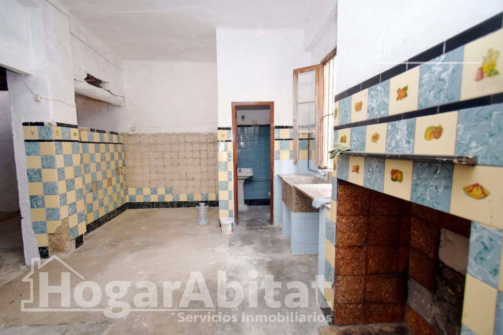 3 bedroom Townhouse for sale in Benaguasil - € 110,000 (Ref: 9456337)