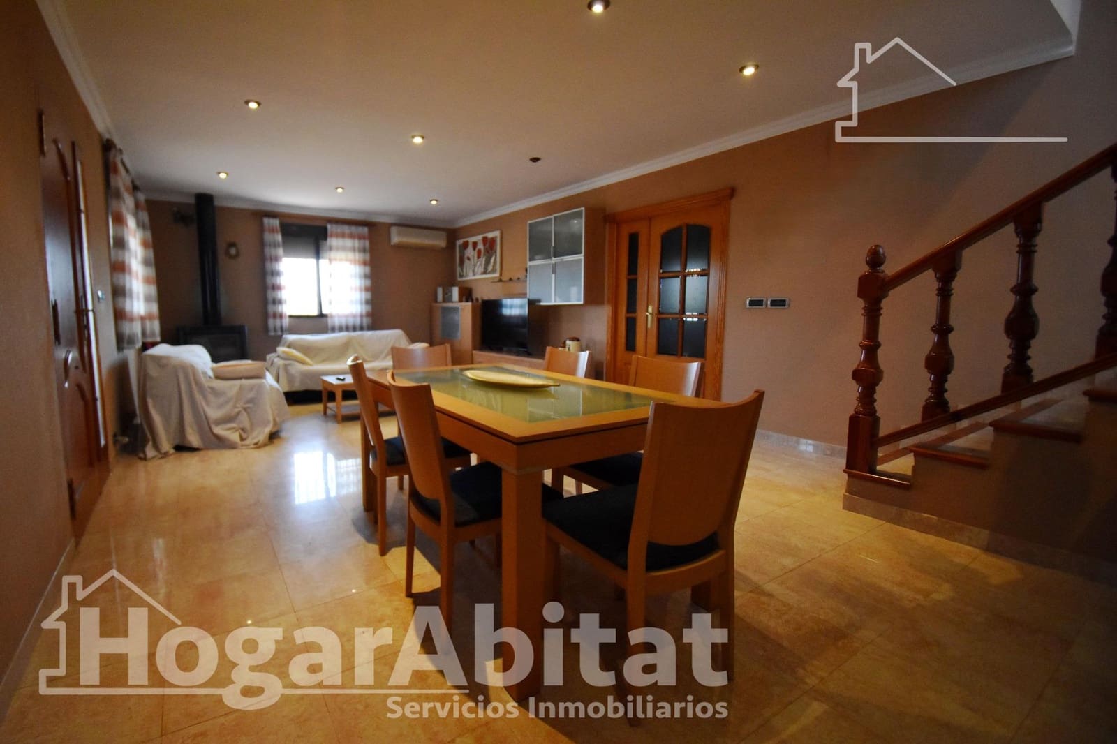 5 sypialnia Willa na sprzedaż w Castello de la Plana z basenem garażem - 285 000 € (Ref: 9462411)