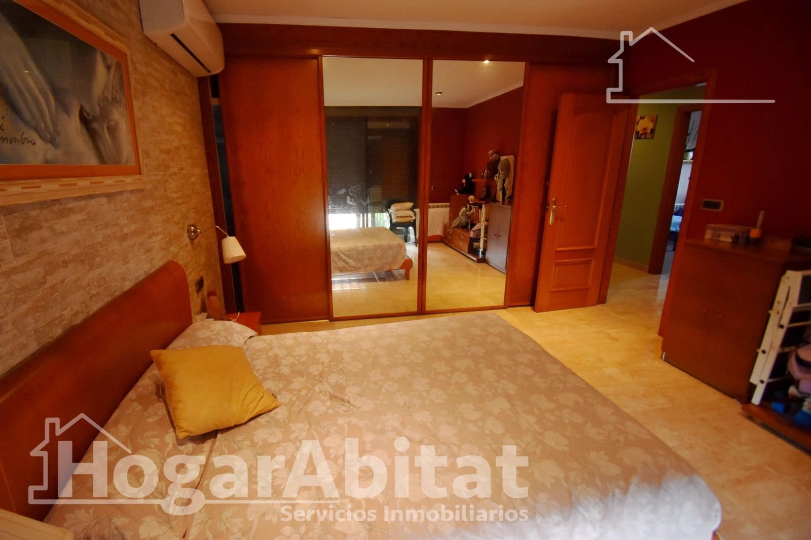 5 sypialnia Willa na sprzedaż w Castello de la Plana z basenem garażem - 285 000 € (Ref: 9462411)