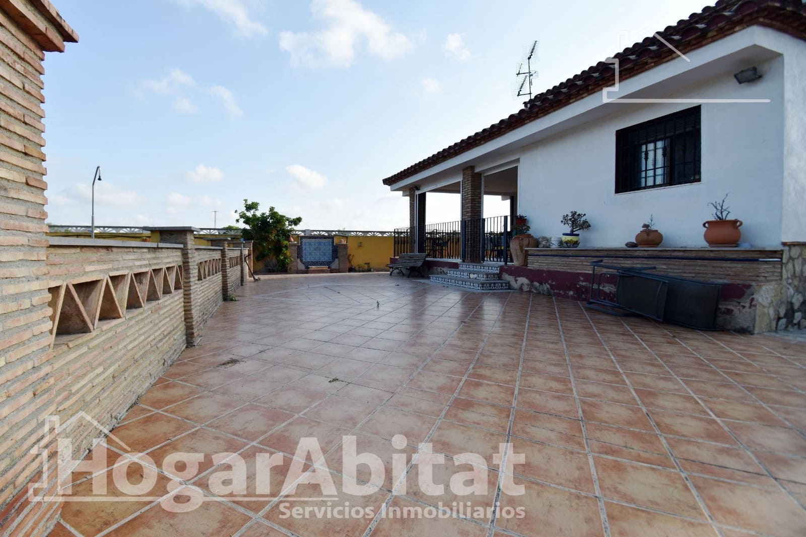 5 sypialnia Willa na sprzedaż w Castello de la Plana z basenem garażem - 285 000 € (Ref: 9462411)