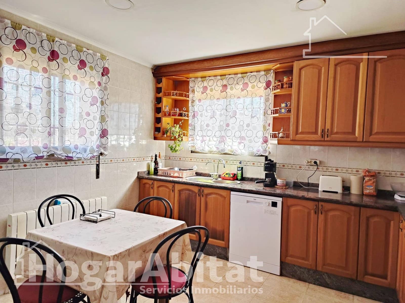 5 sypialnia Willa na sprzedaż w Castello de la Plana z basenem garażem - 285 000 € (Ref: 9462411)