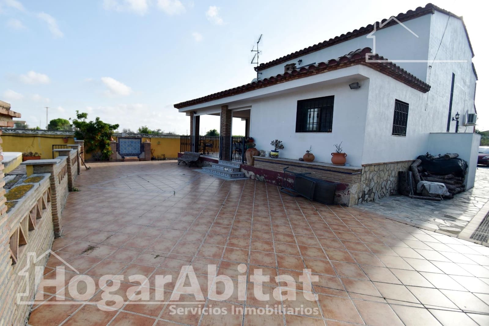 5 sypialnia Willa na sprzedaż w Castello de la Plana z basenem garażem - 285 000 € (Ref: 9462411)