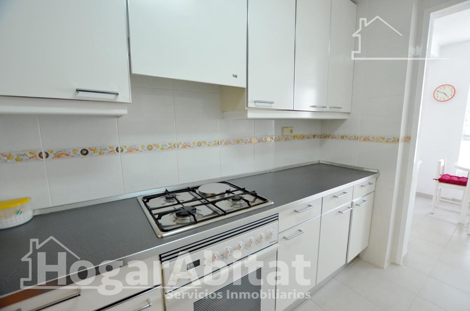 Piso de 2 habitaciones en Playa de San Juan en venta con piscina garaje - 690.000 € (Ref: 9462425)