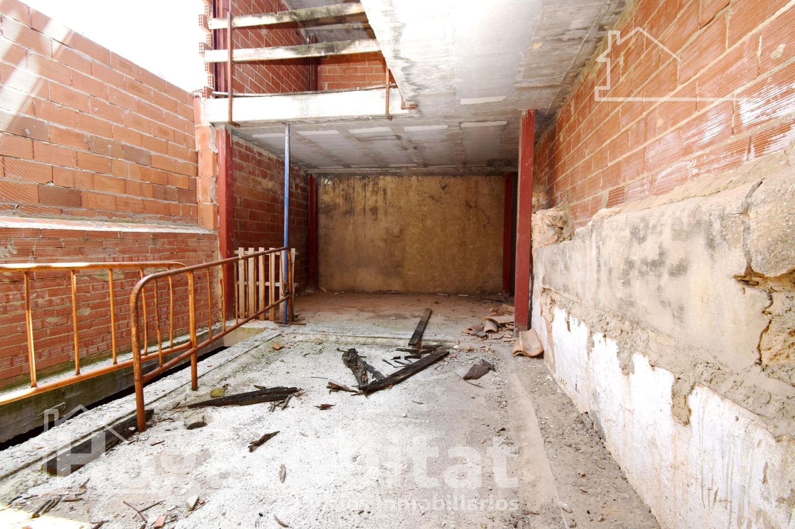 Casa de 3 habitaciones en Cheste en venta con garaje - 90.000 € (Ref: 9462431)