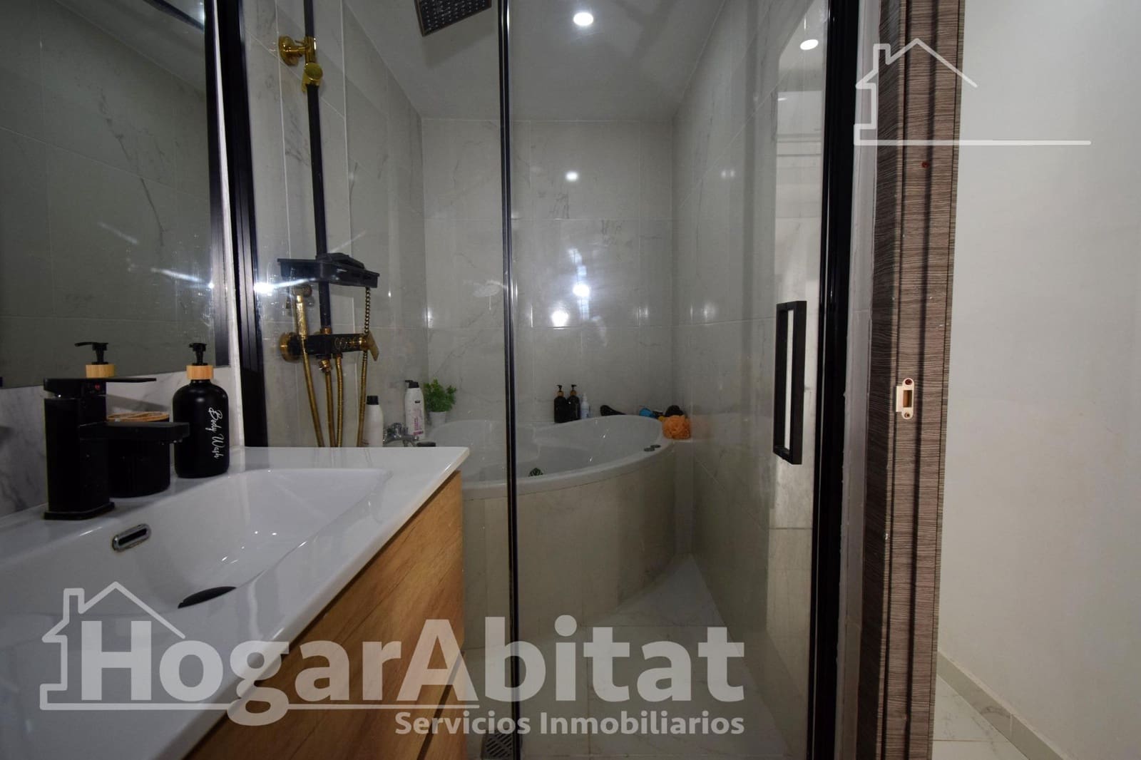 Casa de 5 habitaciones en Alginet en venta con piscina - 215.000 € (Ref: 9462433)