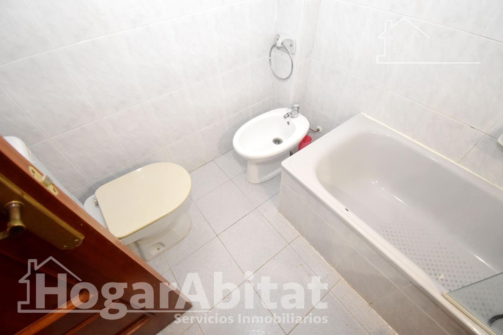 2 bedroom Flat for sale in Castello de la Plana with garage - € 150,000 (Ref: 9465798)