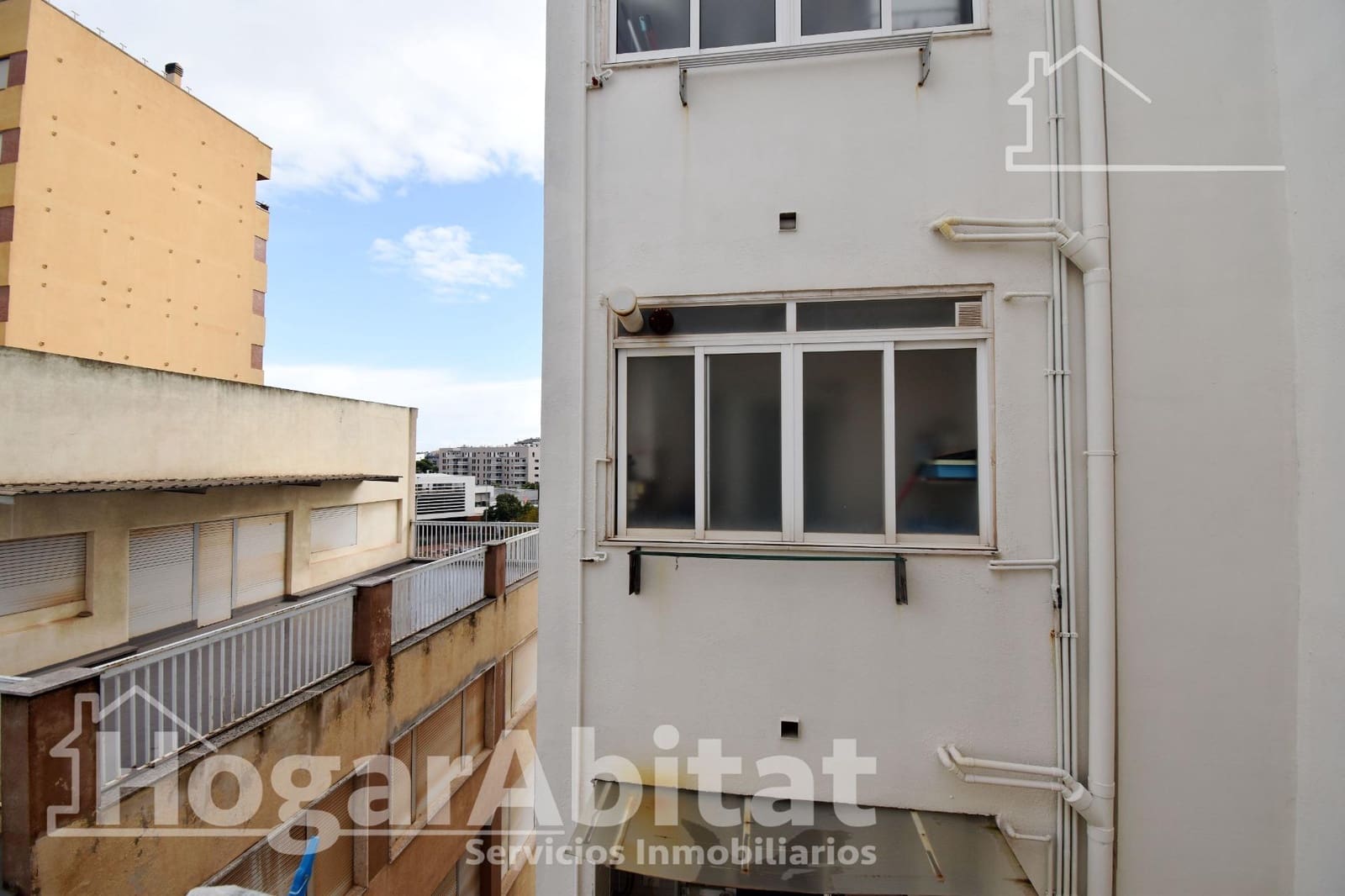 2 bedroom Flat for sale in Castello de la Plana with garage - € 150,000 (Ref: 9465798)