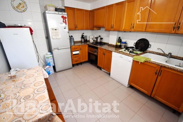 2 bedroom Flat for sale in Castelló de la Plana with garage - € 150,000 (Ref: 9465798)