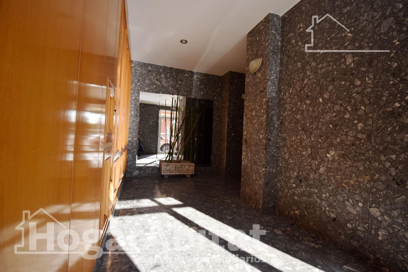 2 bedroom Flat for sale in Castello de la Plana with garage - € 150,000 (Ref: 9465798)