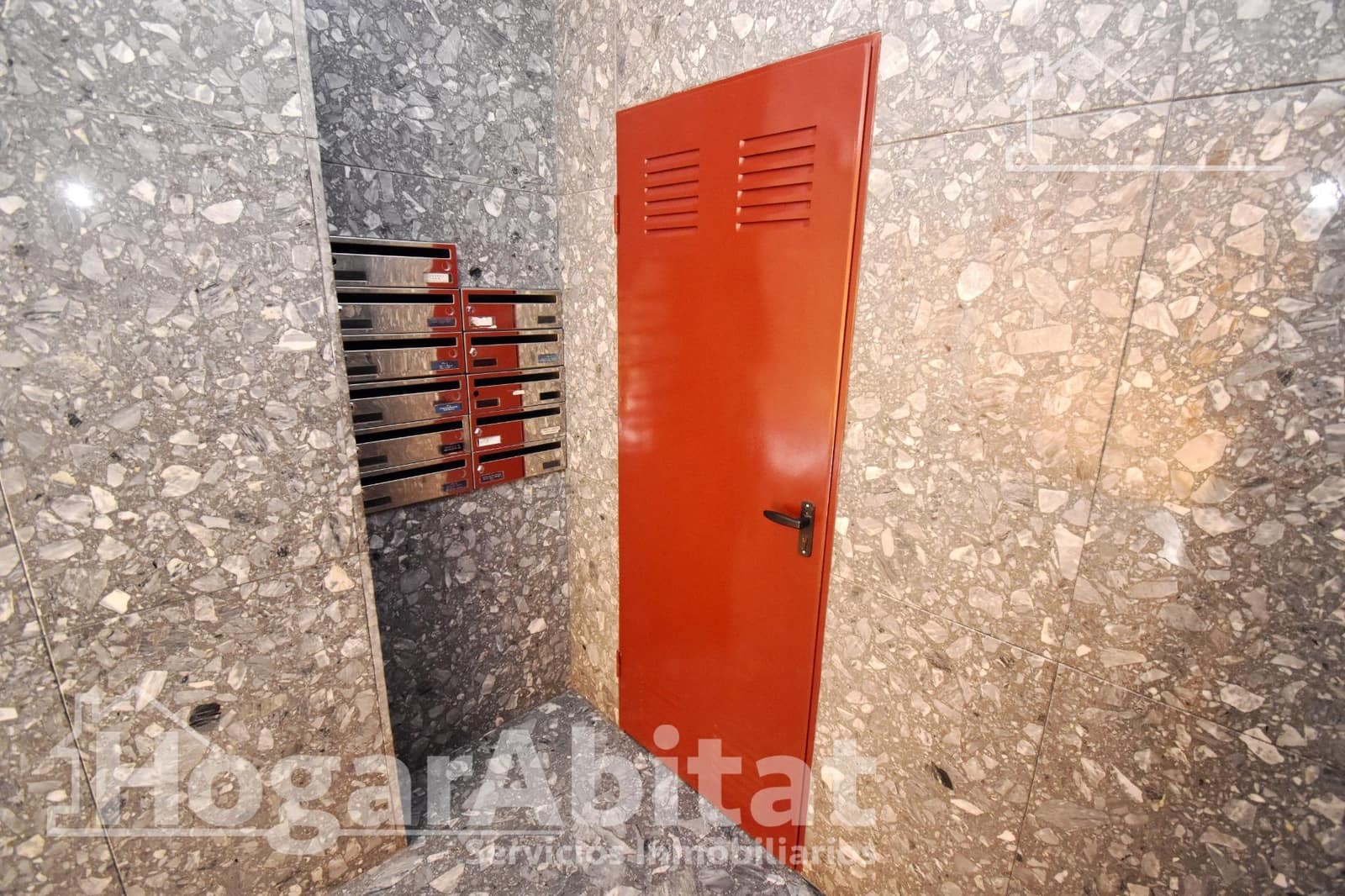 2 bedroom Flat for sale in Castello de la Plana with garage - € 150,000 (Ref: 9465798)