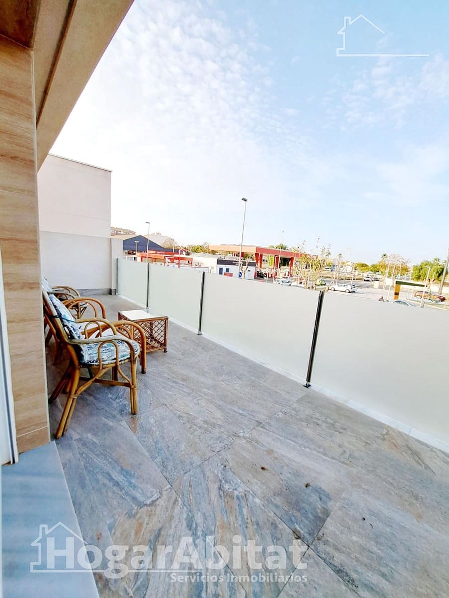 Chalet de 3 habitaciones en Pilar de la Horadada en venta con piscina garaje - 439.000 € (Ref: 9465809)