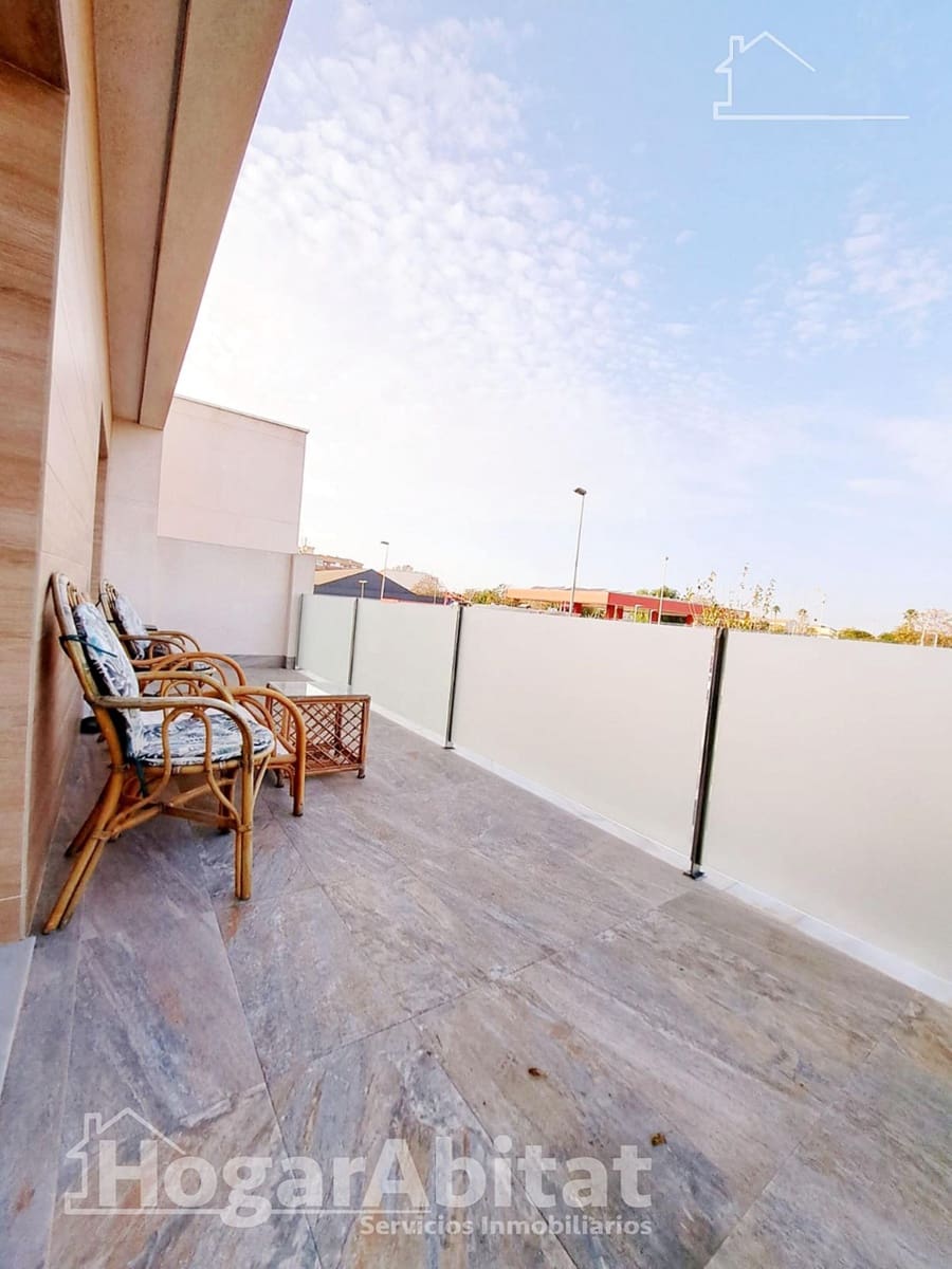 Chalet de 3 habitaciones en Pilar de la Horadada en venta con piscina garaje - 439.000 € (Ref: 9465809)