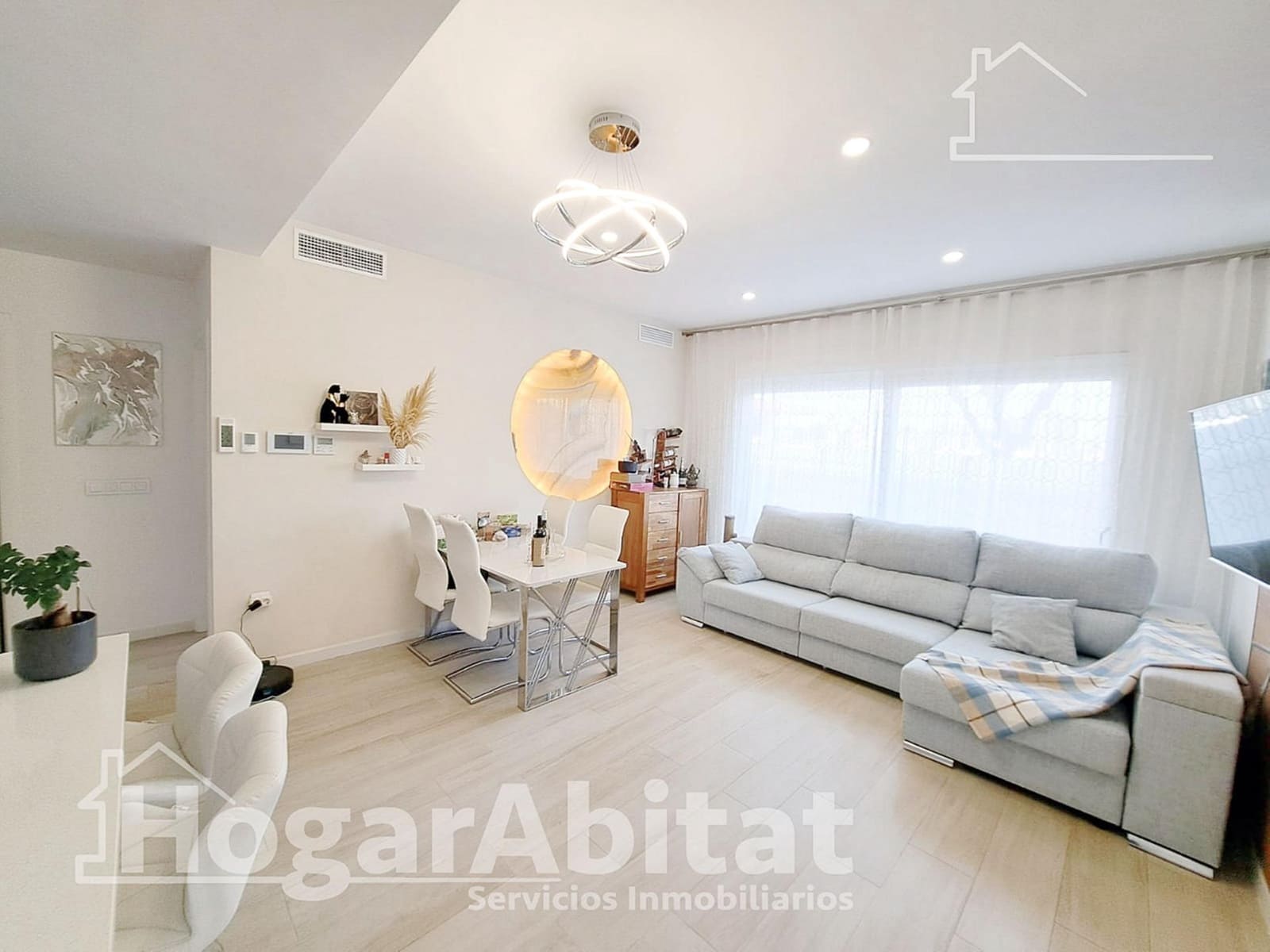 Chalet de 3 habitaciones en Pilar de la Horadada en venta con piscina garaje - 439.000 € (Ref: 9465809)