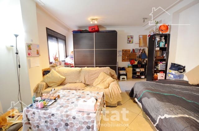 Lejlighed til salg i Carolinas Bajas, Alicante by - € 130.000 (Ref: 9465811)
