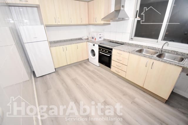 4 bedroom Flat for sale in Castelló de la Plana with garage - € 220,000 (Ref: 9465820)