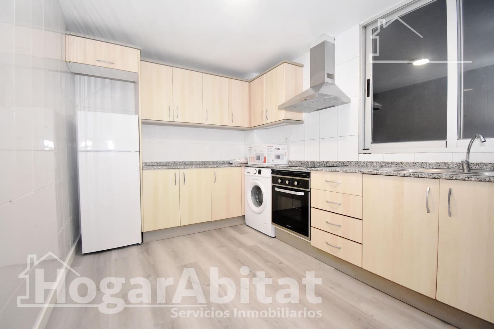 4 Zimmer Wohnung zu verkaufen in Castello de la Plana mit Garage - 220.000 € (Ref: 9465820)
