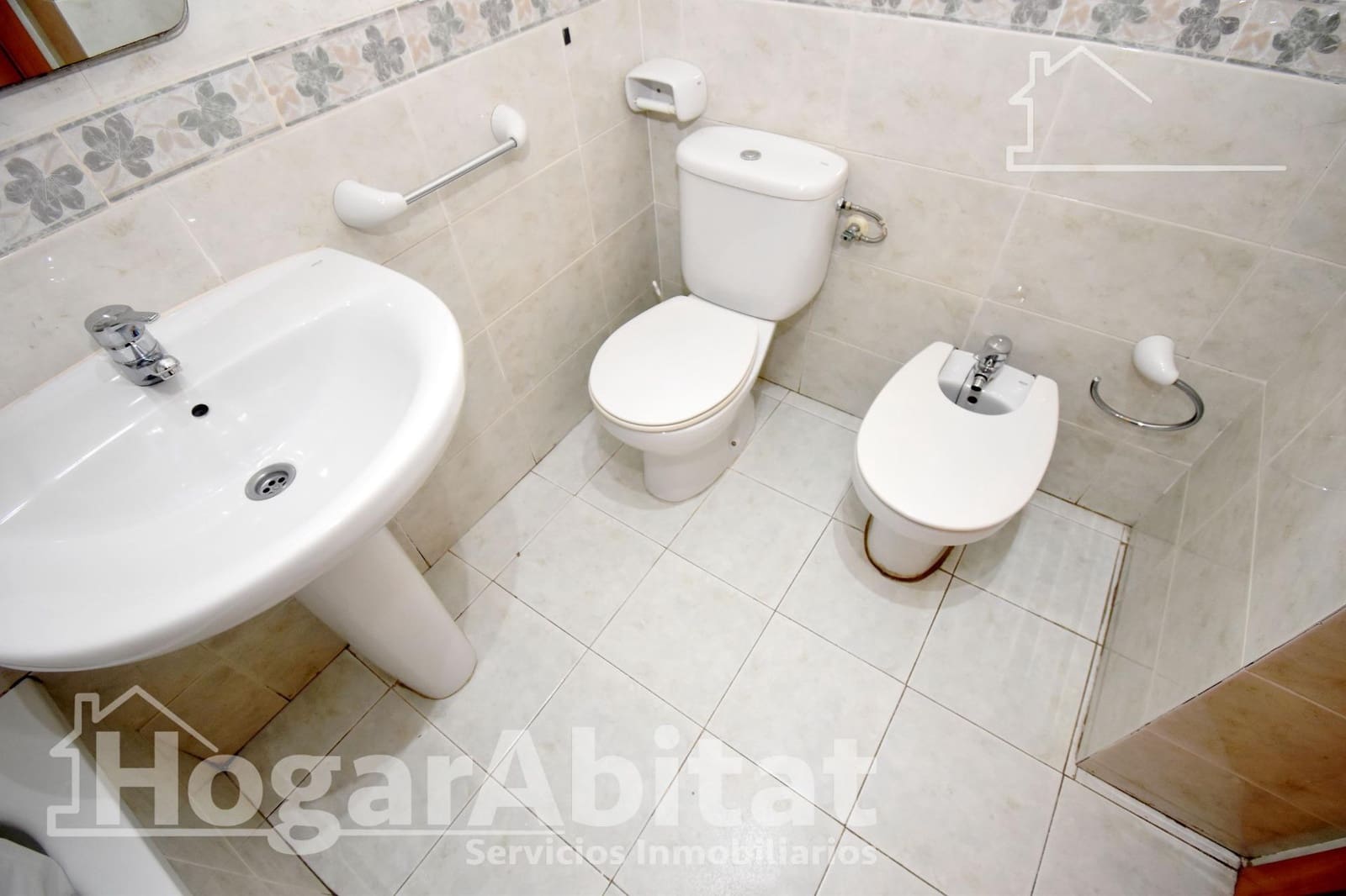 4 Zimmer Wohnung zu verkaufen in Castello de la Plana mit Garage - 220.000 € (Ref: 9465820)