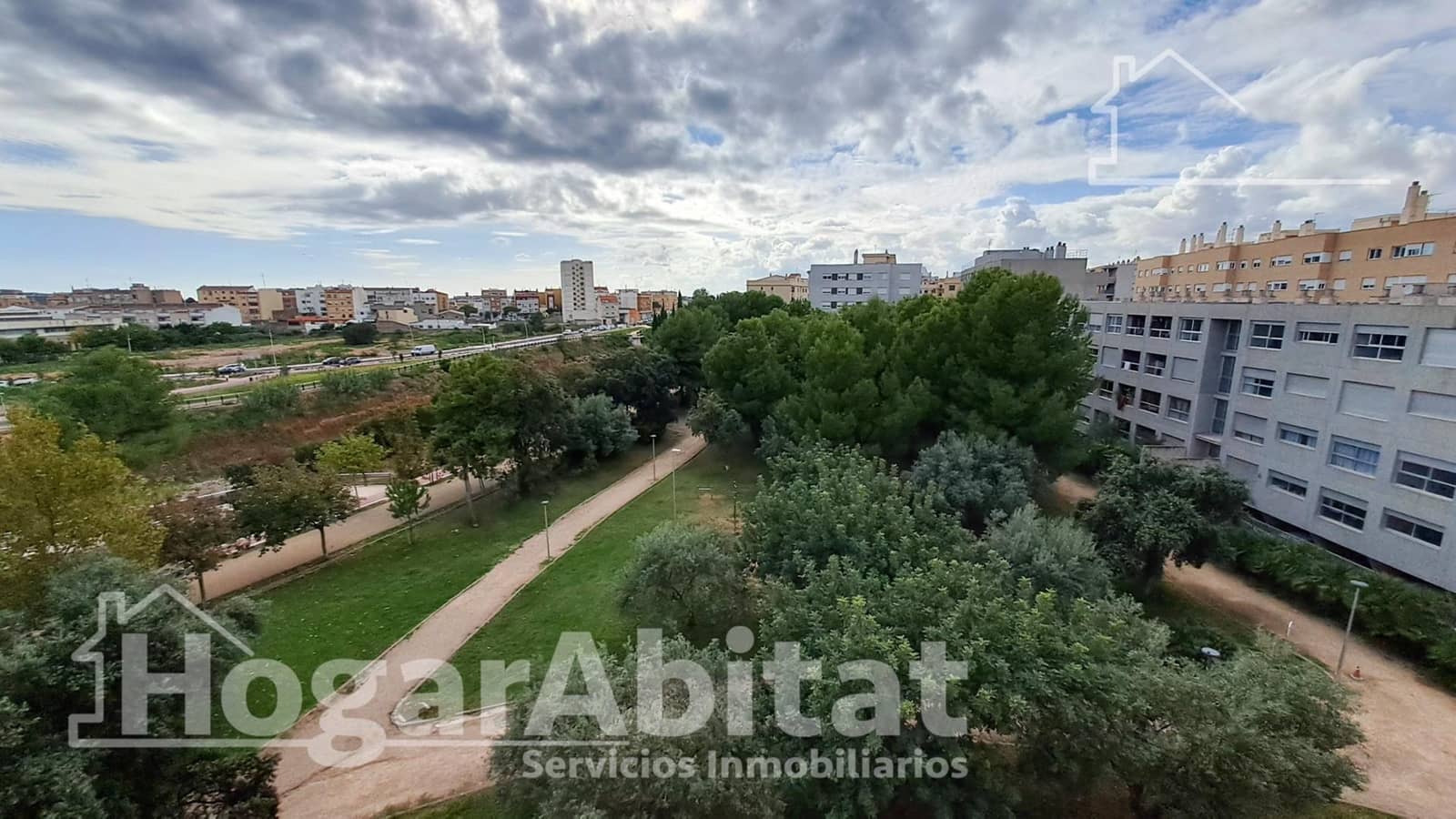 4 Zimmer Wohnung zu verkaufen in Castello de la Plana mit Garage - 220.000 € (Ref: 9465820)