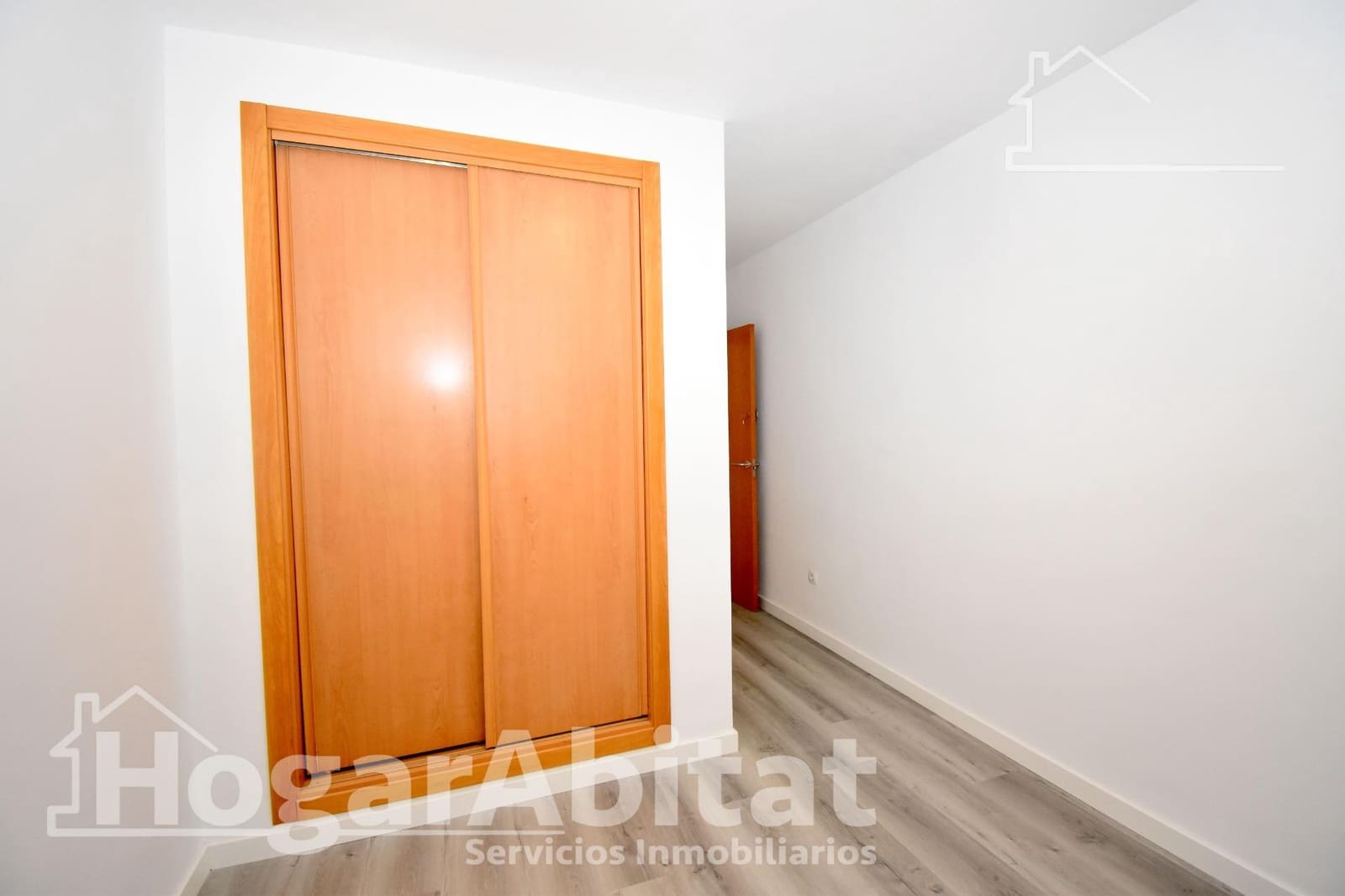 4 bedroom Flat for sale in Castello de la Plana with garage - € 215,000 (Ref: 9465821)