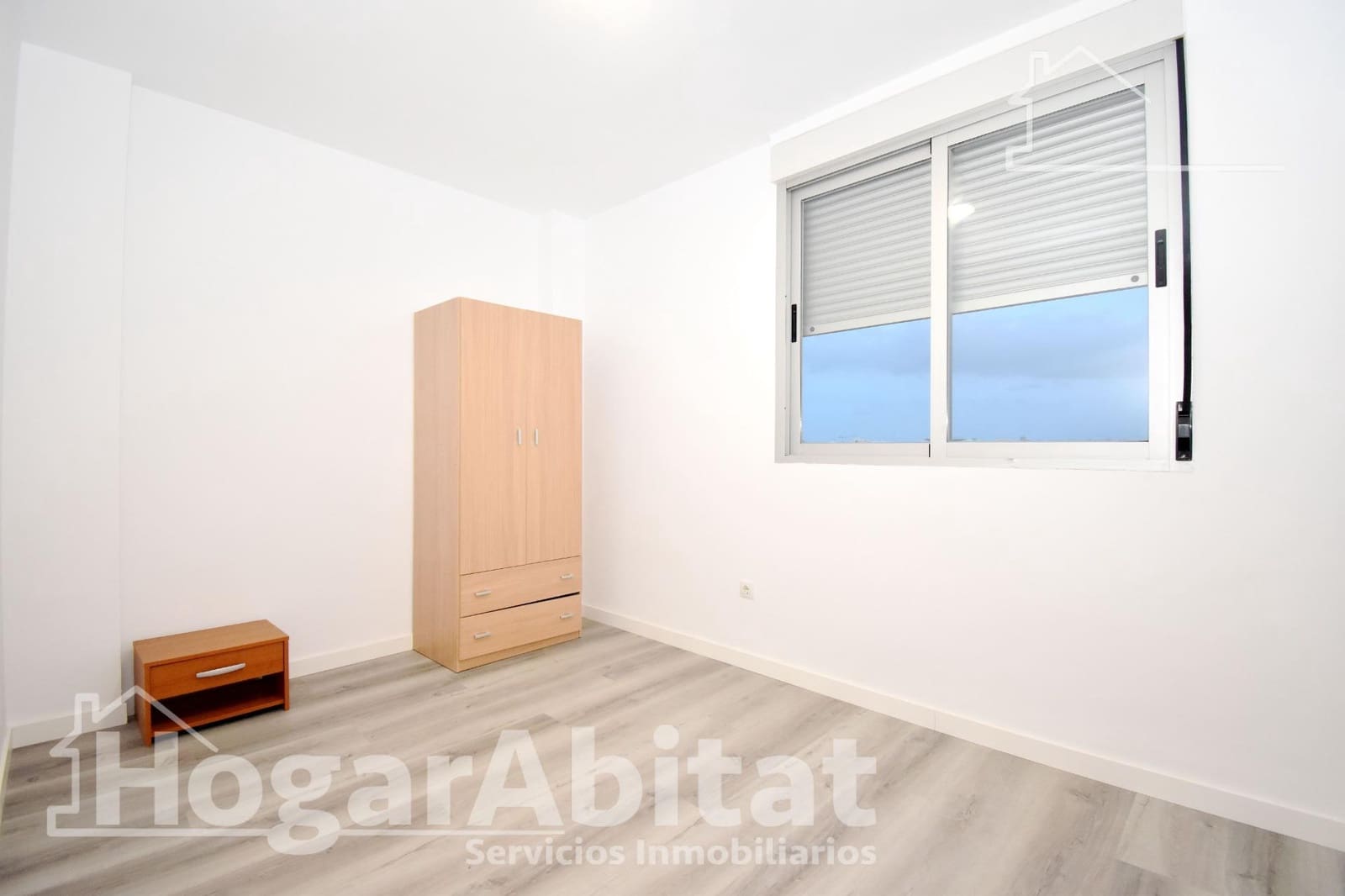 4 bedroom Flat for sale in Castello de la Plana with garage - € 215,000 (Ref: 9465821)