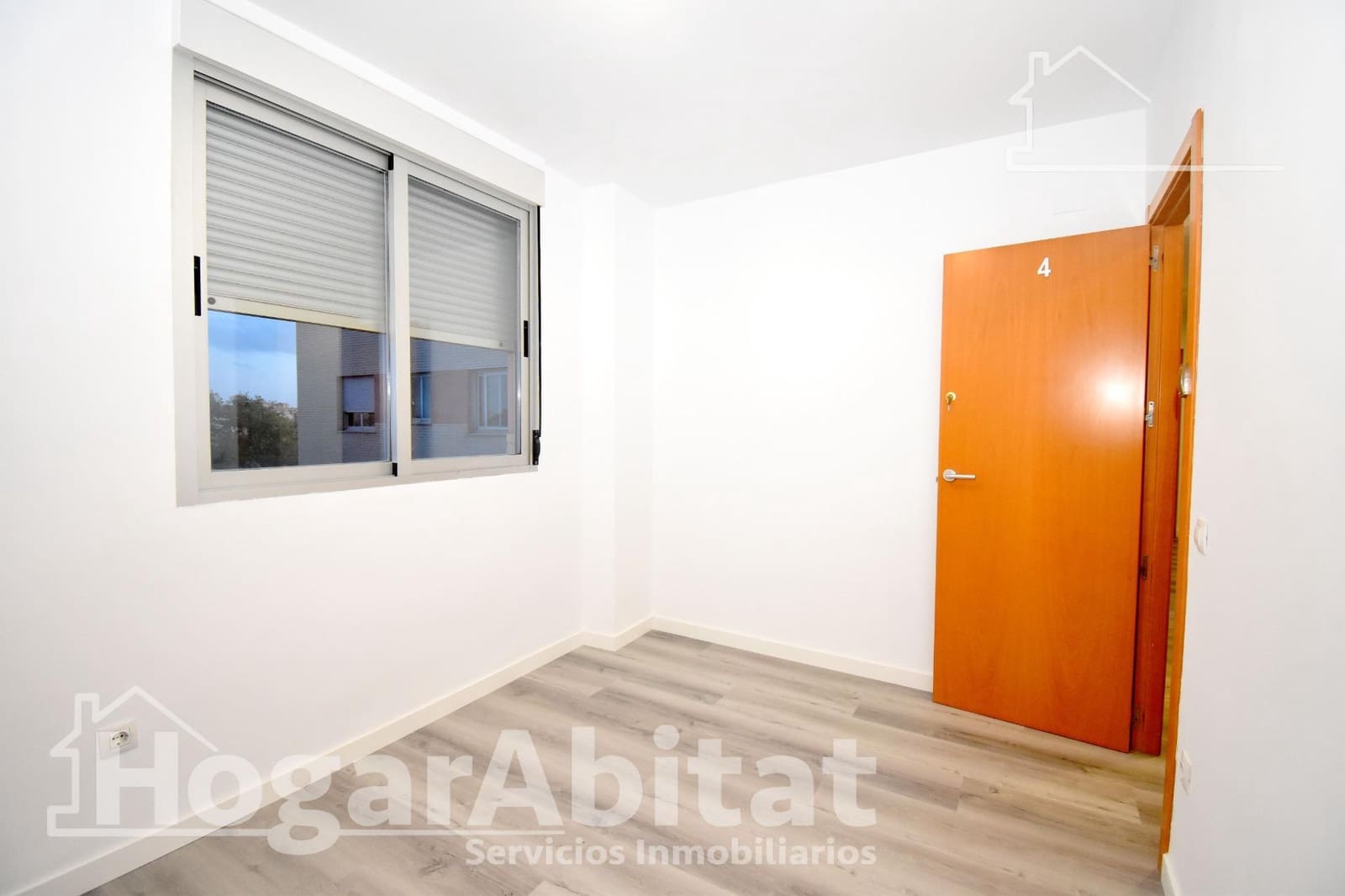 4 bedroom Flat for sale in Castello de la Plana with garage - € 215,000 (Ref: 9465821)