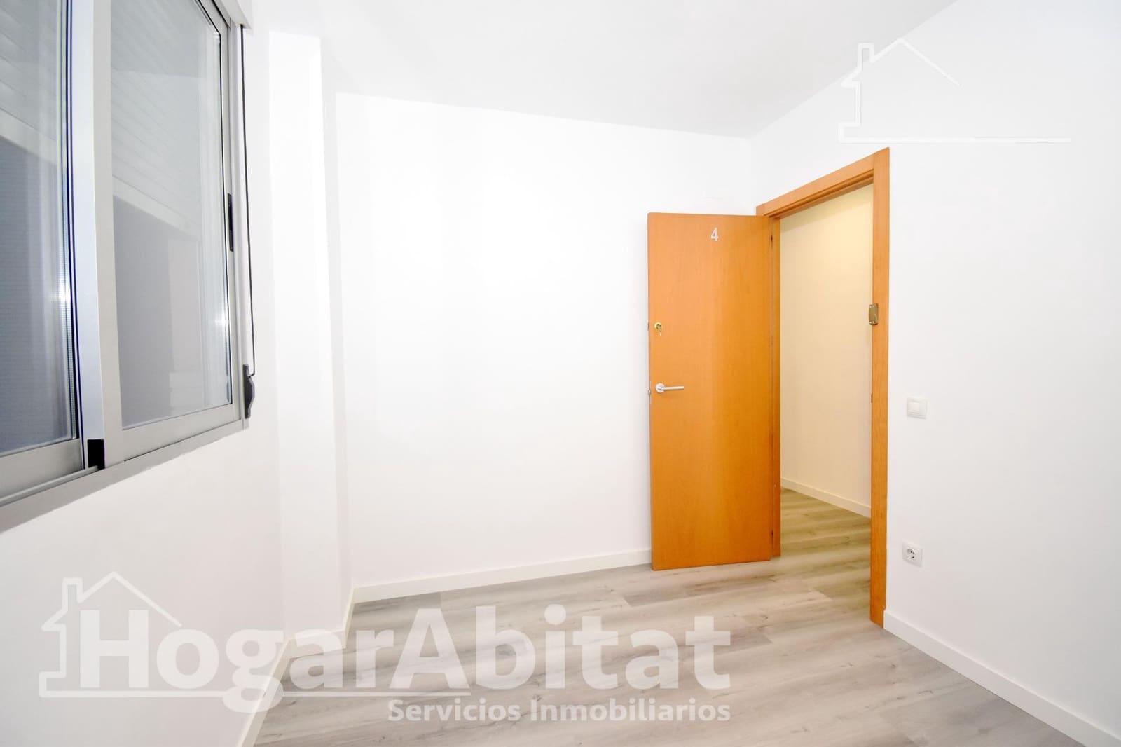 4 bedroom Flat for sale in Castello de la Plana with garage - € 215,000 (Ref: 9465821)