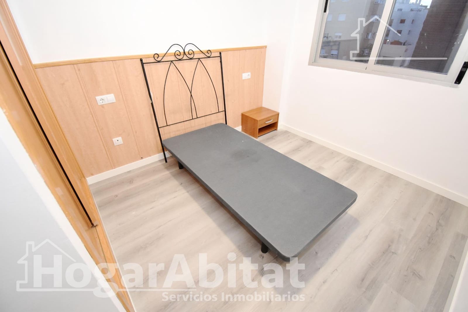 4 bedroom Flat for sale in Castello de la Plana with garage - € 215,000 (Ref: 9465821)