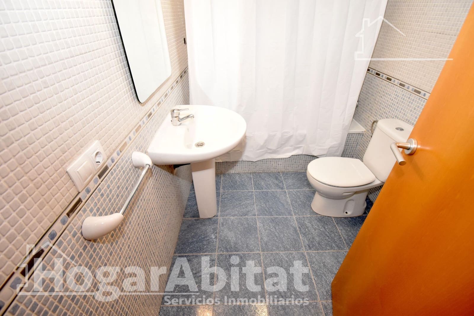 4 bedroom Flat for sale in Castello de la Plana with garage - € 215,000 (Ref: 9465821)