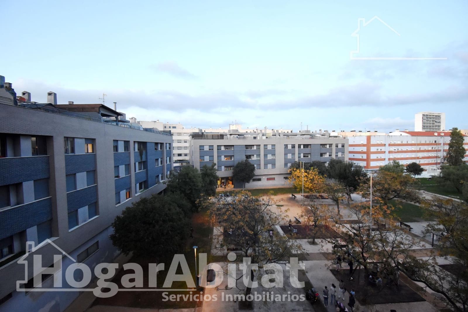 4 bedroom Flat for sale in Castello de la Plana with garage - € 215,000 (Ref: 9465821)