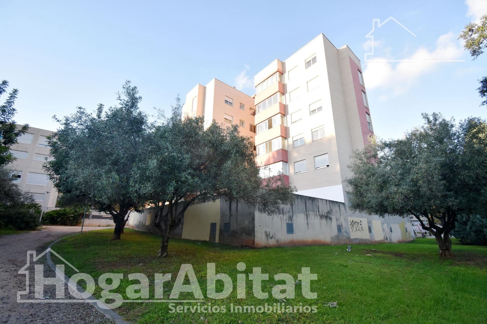 4 bedroom Flat for sale in Castello de la Plana with garage - € 215,000 (Ref: 9465821)