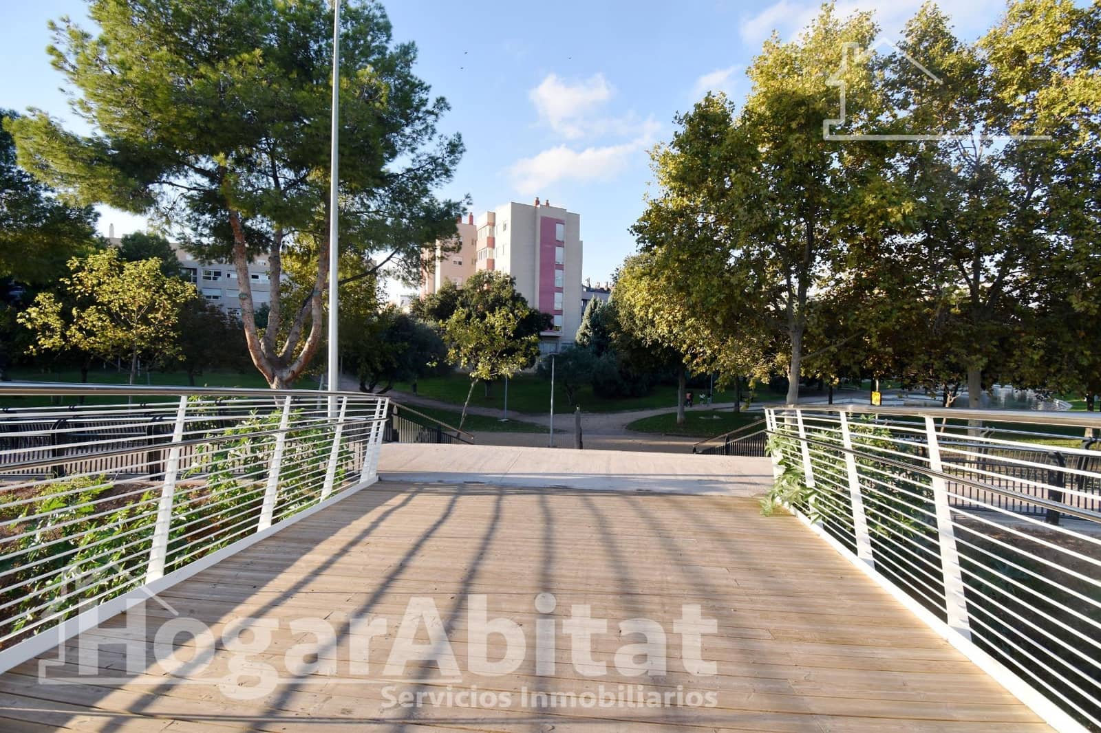 4 bedroom Flat for sale in Castello de la Plana with garage - € 215,000 (Ref: 9465821)