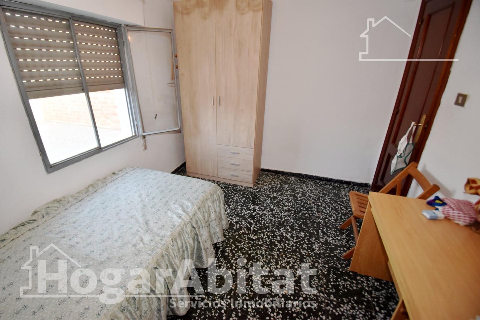 4 bedroom Flat for sale in Castello de la Plana with garage - € 150,000 (Ref: 9465832)