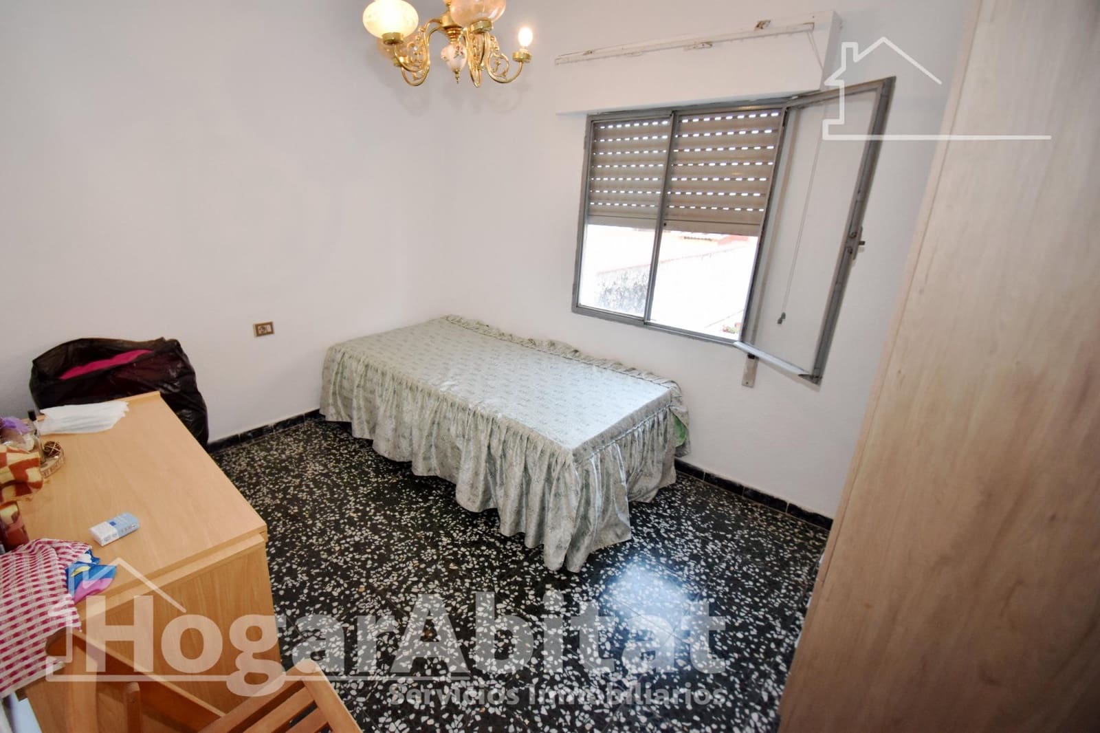 4 bedroom Flat for sale in Castello de la Plana with garage - € 150,000 (Ref: 9465832)