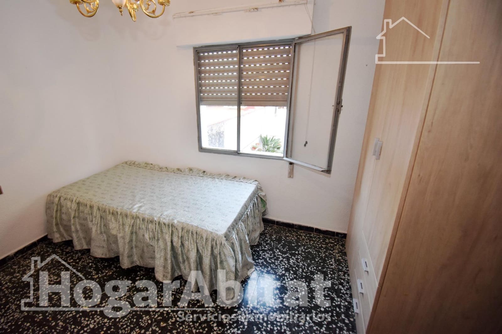 4 bedroom Flat for sale in Castello de la Plana with garage - € 150,000 (Ref: 9465832)