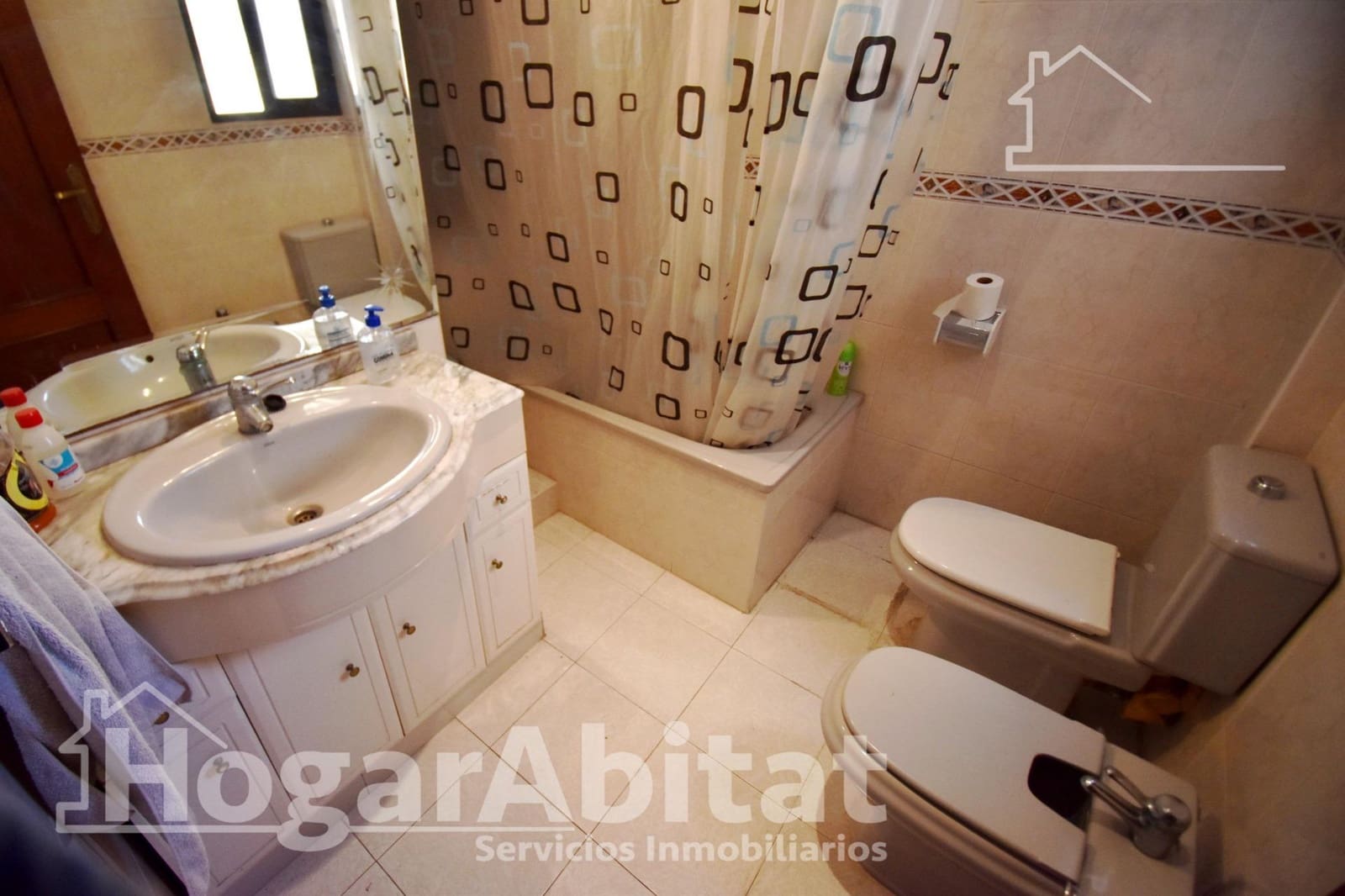 4 bedroom Flat for sale in Castello de la Plana with garage - € 150,000 (Ref: 9465832)