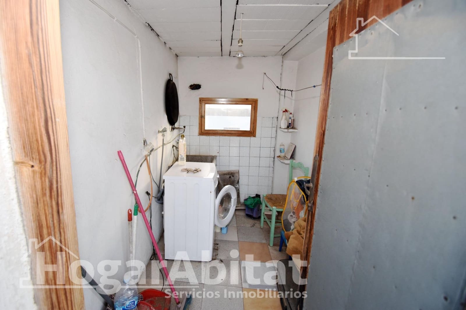 4 bedroom Flat for sale in Castello de la Plana with garage - € 150,000 (Ref: 9465832)