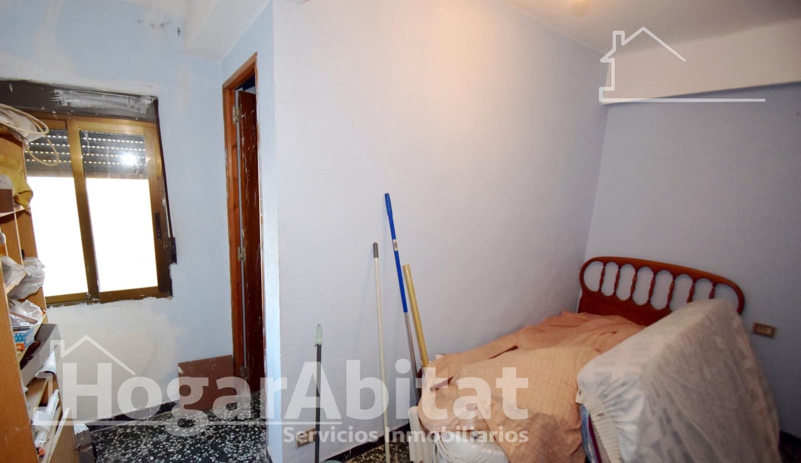 4 bedroom Flat for sale in Castello de la Plana with garage - € 150,000 (Ref: 9465832)
