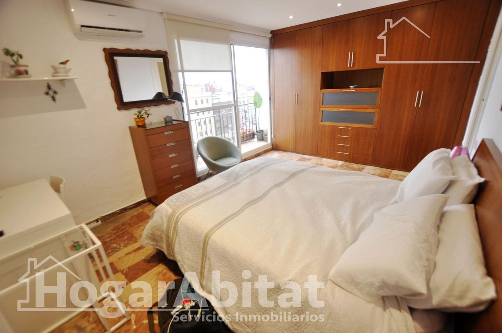 3 bedroom Flat for sale in Valencia city - € 450,000 (Ref: 9468643)