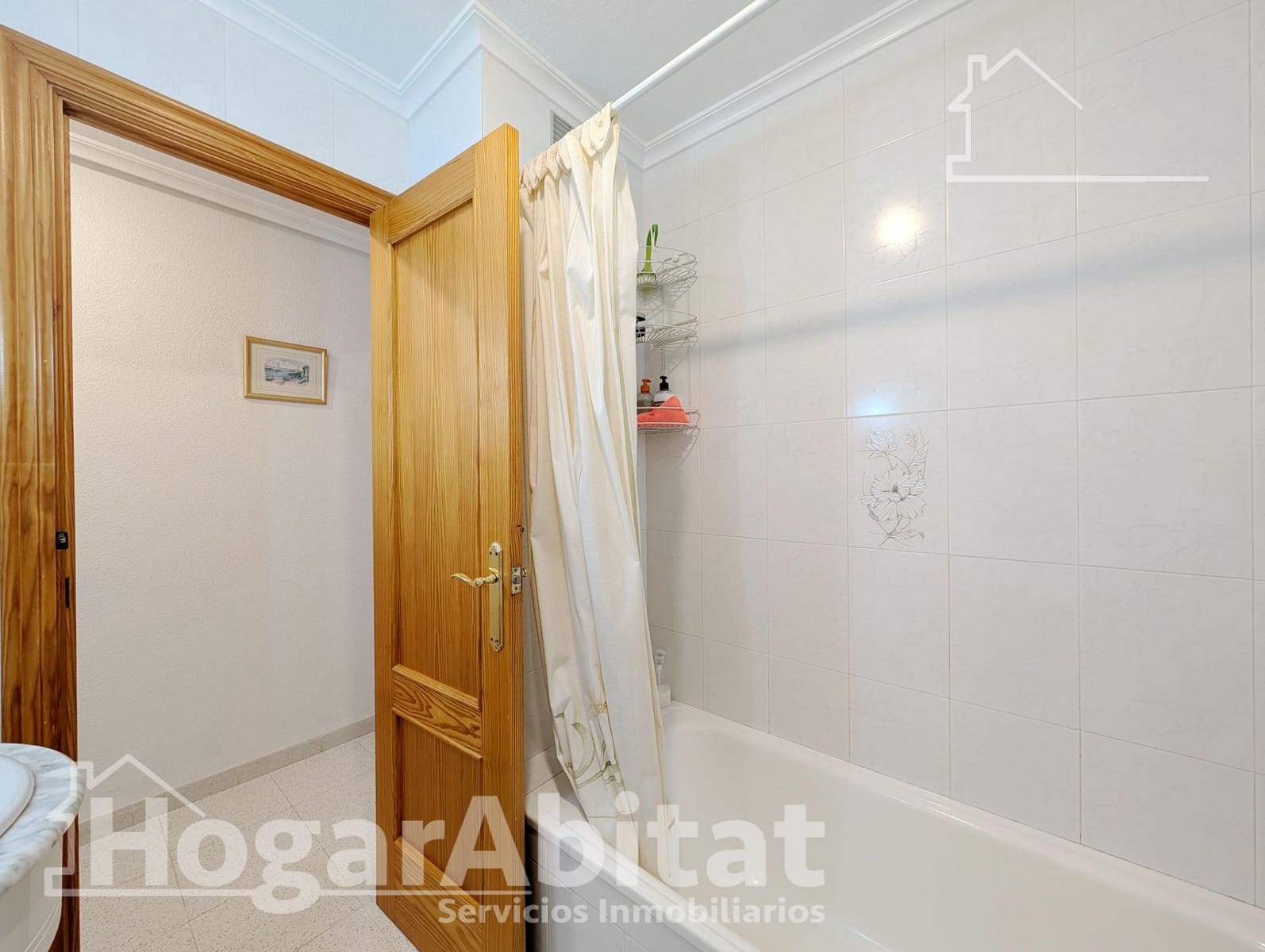 3 bedroom Flat for sale in Arenales del Sol with garage - € 288,000 (Ref: 9468645)