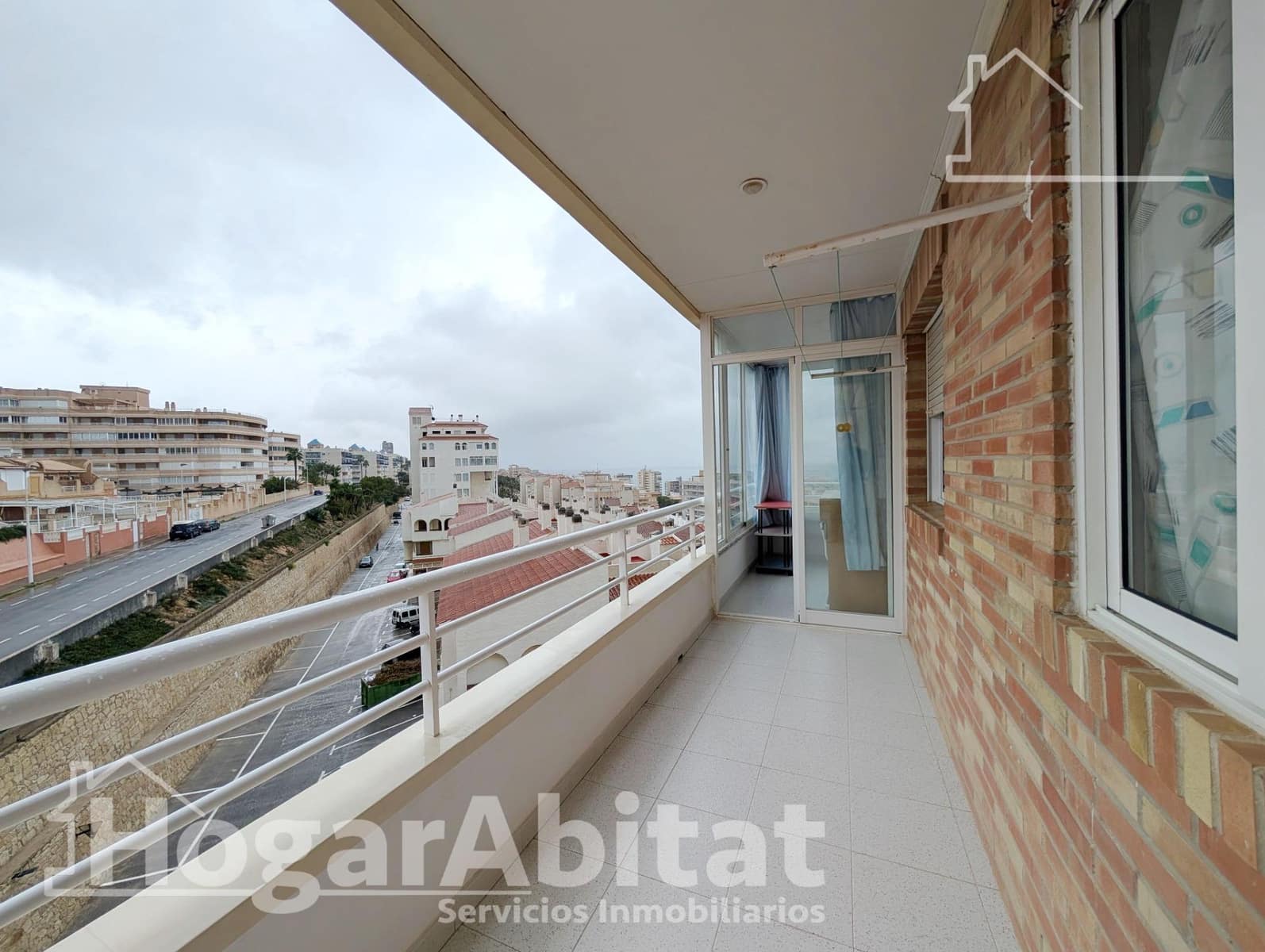 3 bedroom Flat for sale in Arenales del Sol with garage - € 288,000 (Ref: 9468645)