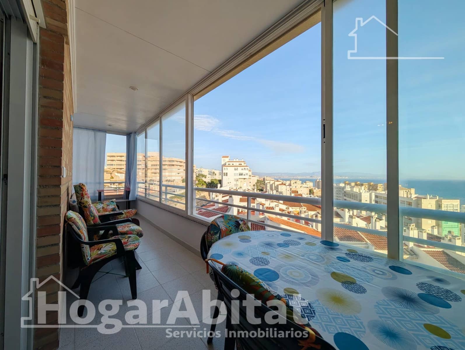 3 bedroom Flat for sale in Arenales del Sol with garage - € 288,000 (Ref: 9468645)