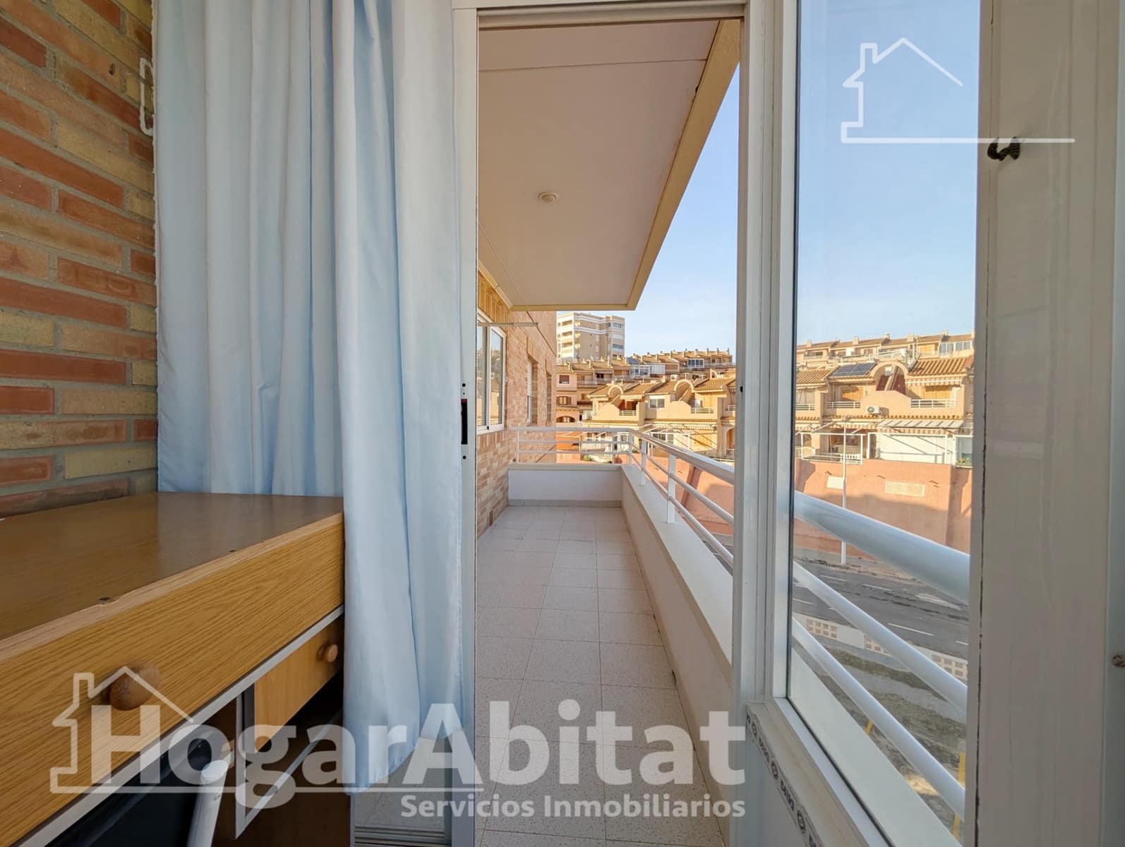 3 bedroom Flat for sale in Arenales del Sol with garage - € 288,000 (Ref: 9468645)