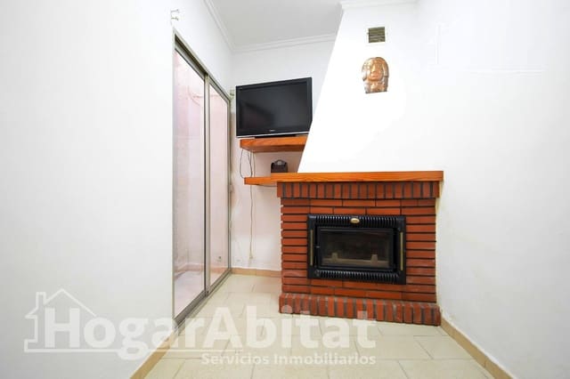 5 bedroom Townhouse for sale in Pego with garage - € 148,000 (Ref: 9468956)
