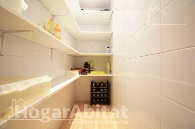 5 bedroom Townhouse for sale in Pego with garage - € 148,000 (Ref: 9468956)