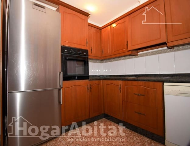 5 bedroom Townhouse for sale in Pego with garage - € 148,000 (Ref: 9468956)