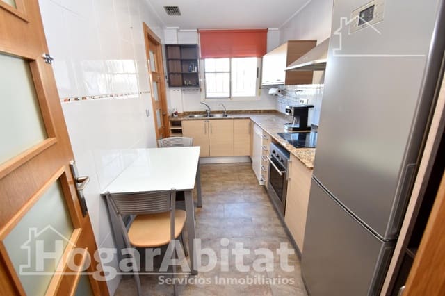 4 makuuhuone Rivitalo myytävänä paikassa Burriana / Borriana mukana uima-altaan 
autotalli - 290 000 € (Ref: 9470436)